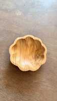 Mangkuk Kayu Ukir Bentuk Bunga Ramah Lingkungan Buatan Tangan Terlaris Indonesia, Piring Kayu Solid Gaya Klasik, Hadiah