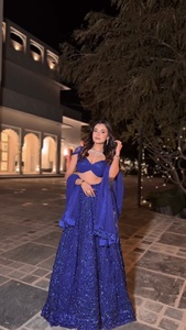 Ensemble Lehenga Choli tendance bleu roi à sequins, tenue de soirée de créateur, Lehenga indien avec dupatta, pour mariage et occasions festives - Product Image 3