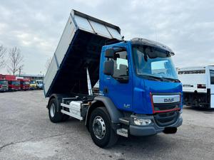 รถบรรทุกใหม่ DAF LF 290 รุ่น Tipper 6x2 ดีเซล ยูโร 6 เกียร์ธรรมดา บรรทุกได้ 41-50 ตัน พวงมาลัยซ้าย ระบบกันสะเทือนแบบลม - Product Image 1