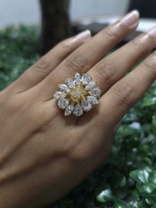 Anillo de Lujo con Diamante Cultivado en Laboratorio, Certificado IGI, Chapado en Oro de 18K, Corte Pera, con Halo, para Mujer - Product Image 3