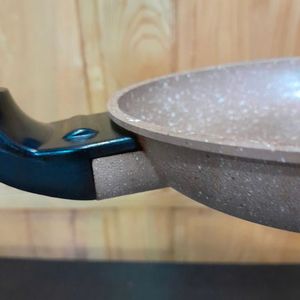 Poêles à frire en aluminium moulé sous pression HOCA certifiées BSCI, 20-28 cm, résistantes à la chaleur, antiadhésives, avec revêtement céramique et poignées soft-touch, compatibles avec tous les types de cuisinières - Product Image 3