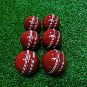 Balle de cricket en cuir de haute qualité, quatre pièces, couture durable, parfaite pour les matchs, l'entraînement et la pratique. - Product Image 1