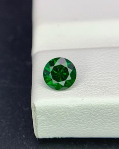 Pierre précieuse naturelle de péridot facetté, verte, sertie à griffes, plaquée argent, style Art Déco, pour la fabrication de bijoux (bague de fiançailles) - Product Image 1
