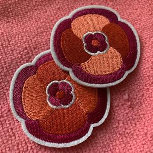 Élégant patch brodé thermocollant motif floral papillon pour casquettes de baseball, chapeaux, sacs, vestes, DIY, mode, vente en gros - Product Image 1