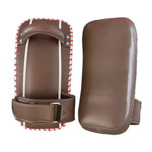 แผ่นรองเตะมวยไทยแบบหนา ทนทาน ผลิตจากหนัง PVC PU สีน้ำตาลสไตล์เรโทร เป็นมิตรต่อสิ่งแวดล้อม ยี่ห้อ Five B Wholesale - Product Image 1