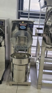 Leenova Stainless Steel Grain Grinder With Motor For Dry Goods <b>Grinding</b> 220-240V - Product Image 3