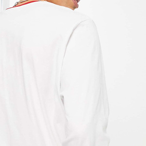 Camiseta Blanca de Manga Larga para Hombre, Cuello Redondo, Algodón Jersey, Transpirable, Diseño Liso, Ribete Rojo en Contraste, Logotipo Frontal, Estilo Casual - Product Image 2