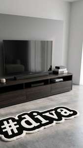 Personalizado Único # Alfombra Decorativa Antideslizante de Lana Tufted a Mano con Tipografía Diva, en Blanco y Negro, para Dormitorio o Sala de Estar - Product Image 6