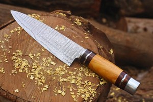Couteau de Chef en Acier Damas Fait Main Personnalisé, Tranchant comme un Rasoir, 8-9,9 pouces, Manche en Bois, Prise en Main Moderne et Confortable, Ambidextre, Finition Brossée - Product Image 2