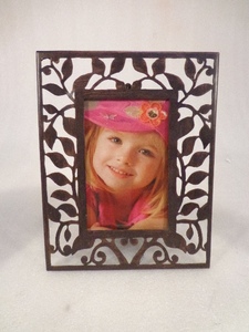 Cadre photo carré en alliage d'aluminium avec base croisée, affichage horizontal, impression de tulipes jaunes, cadre photo en métal fait main - Product Image 4