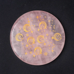 Plaque de cristal de quartz rose naturel avec cercle pentagramme doré sculpté, plaque de charge pour la guérison et la méditation - Product Image 2