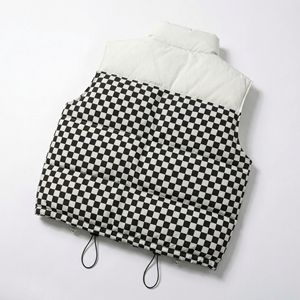 Chaleco Gráfico Elegante |   Chaleco Utilitario Unisex con Estampado a Cuadros |   Moda de Exterior a la Moda - Product Image 2