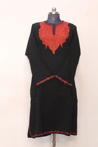 Vestido Musulmán Tradicional Negro con Bordado Floral, Kurta Larga para Mujer, para Usar en Eid y Ramadán - Product Image 2