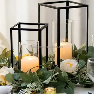 Portavelas artesanal de hierro y latón con marco de madera natural, diseño moderno para decoración del hogar - Product Image 4