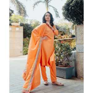 Conjunto de Traje de Crepé Talla XS para Mujer, Color Peach Real - Product Image 2