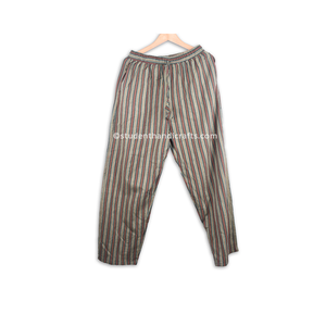 Pantalons en coton à vendre, cintres pour pantalons et jupes inclus - Product Image 1