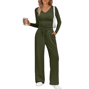 Combinaison décontractée pour femme, vert olive, à capuche, manches longues, imprimée, éco-responsable, taille à cordon, poches latérales, coupe droite, longueur complète - Product Image 1