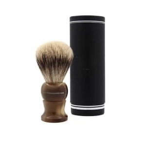 Cepillo Redondo Hecho a Mano con Mango de Cuerno de Búfalo Ecológico de ILAHI con Diseño Rústico de Uttar Pradesh - Personalización para Halloween - Product Image 1