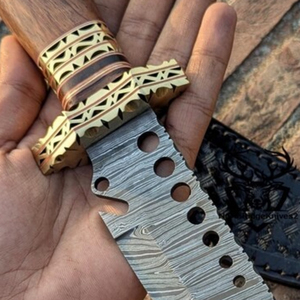 Couteau de chasse à lame fixe en acier Damas, avec manche ergonomique en acier forgé à la main et emballage personnalisé pour la vente en gros - Product Image 3