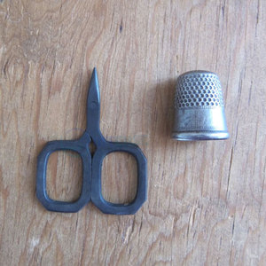 Best Quality Little Gem Embroidery <b>Scissors</b> Stainless Steel Sharp Tip Beauty Tool for <b>Sewing</b> Craft Professionals - Product Image 5