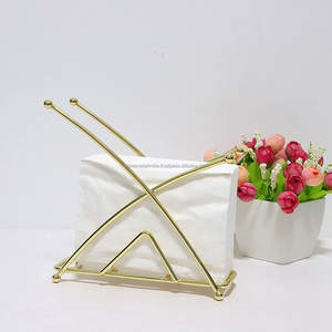 Porte-serviettes en forme de fleur en métal noir avec un design royal unique, parfait pour une décoration de bureau chic et un rangement élégant - Product Image 6