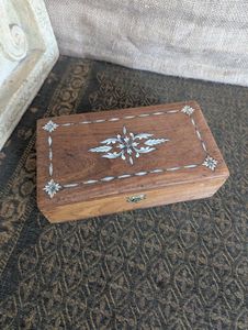Decorative <b>Vintage</b> Style Wooden Jewelry <b>Box</b> With Resin Inlay Lid Carved Floral Design For Table Office Decor Storage container - Product Image 6