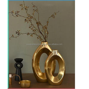 VASE en métal avec logo personnalisé et vases et pots martelés en laiton de luxe fabriqués en métal, ornement de table floral en laiton pour hôtel villa haut de gamme - Product Image 2