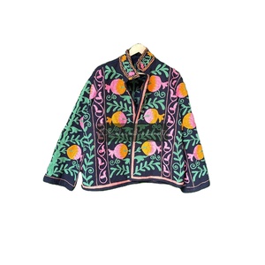 Chaqueta de algodón hecha a mano unisex abrigo de invierno con bordado Suzani tela de punto transpirable acolchado ropa de fiesta larga para mujer - Product Image 1