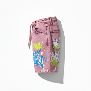 Shorts amples rose délavé pour homme, style streetwear, avec taille élastique et logo frontal. 100% coton, design respirant - Product Image 3