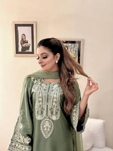 Ensemble Kurta vert brodé pour femme avec dentelle blanche, coupe ample, longueur cheville, tenue traditionnelle indienne pakistanaise toutes saisons - Product Image 2