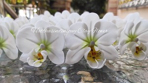 Fleurs artificielles en argile d'orchidée Vanda blanche faites à la main, Phalaenopsis, bouquet floral pour décoration de mariage et de maison, style classique - Product Image 3