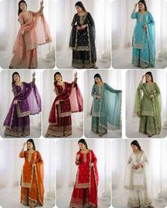 Traje vintage de seda con bordado de lentejuelas y detalles Fandy para fiesta (parte superior, parte inferior y dupatta) - Product Image 6