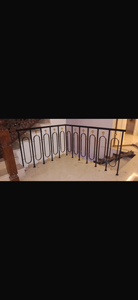 Vente en gros de balustres contemporains en fer noir et or avec design en laiton pour escaliers résidentiels et commerciaux de luxe - Product Image 3