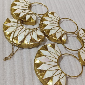 Bolso de mano de latón de lujo con diamantes de imitación y nácar, gran oferta, bolso de mano para mujer de Bahrein, EE. UU., de RF Crafts - Product Image 6