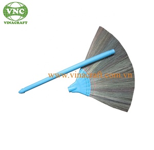 Balai à herbe naturelle VINACRAFT JSC Vietnam, 39,3 pouces, avec manche en bois PVC, modèle 260421, pour le balayage et le nettoyage - Product Image 2