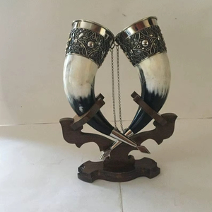 Cuernos para beber con soporte para bodas, cuerno vikingo para beber, regalo personalizado de la mejor calidad - Product Image 1