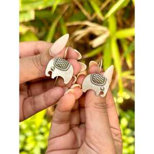 ต่างหูเงินแท้ Meera Jaipur Gaj Fine Stud - Product Image 4