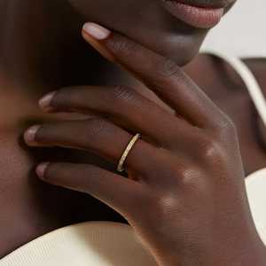 Anillo de Diamantes de Laboratorio con Corte Redondo en Oro Amarillo y Blanco Sólido de 9K, 14K y 18K, Diseño Grabado, Regalo de Boda Perfecto para Mujeres y Hombres - Product Image 3