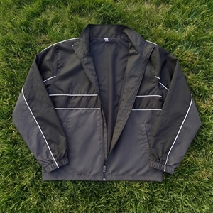 Veste coupe-vent unisexe personnalisée en nylon imperméable et léger pour l'été, tenue de sport, combinaison de pluie - Product Image 2