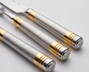 Ensemble de couverts en acier inoxydable doré bicolore, design unique, finition diamantée, bandes PVD dorées, finition miroir, pour mariage et événements - Product Image 2