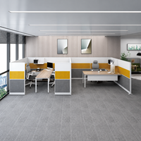 Poste de travail exécutif commercial moderne à deux zones, bureaux incurvés en grain de bois, cloisons hautes blanches, jaunes et grises, cadres de Chine