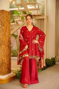 Ensemble Kurti en soie satinée avec dentelle fantaisie à motifs de pièces de monnaie, pantalon palazzo en crêpe naturel élastique et dupatta tissé pour femme IGX 6051 - Product Image 1