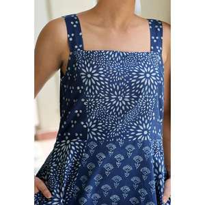 Vestido midi sin mangas con estampado azul para mujer, vestido informal de verano de algodón con cuello cuadrado - Product Image 3
