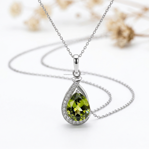 Colgantes y Dijes Finos de Plata de Ley con Peridoto en Forma de Lágrima, Piedra de Nacimiento de Agosto, Joyería Minimalista y Elegante, Diseño Exclusivo - Product Image 1