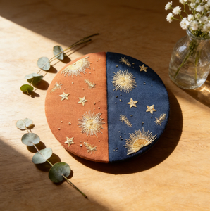 Caja de Regalo de Lino Hecha a Mano de Primera Calidad con Forma de Media Luna para Eid y Ramadán, Personalizada con Logotipo Bordado, Vacía, para Dulces y Chocolates - Product Image 4