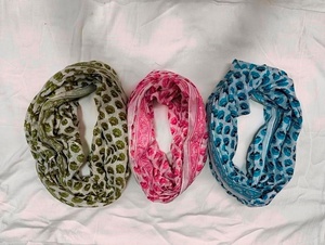 Écharpe en coton imprimée à motifs floraux, fabricant de foulards, 100x180 cm, paréo - Product Image 2