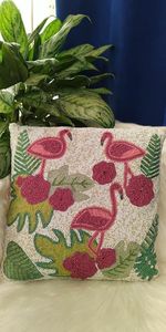 Housse de coussin à fleurs perlées faite à la main au design unique avec broderie florale or et crème – Fournisseur en gros - Product Image 3