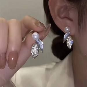 Boucles d'oreilles pendantes Blue Yezi Haoshi, perle d'eau douce de 7 à 8 mm incrustée d'argent pur - Product Image 4