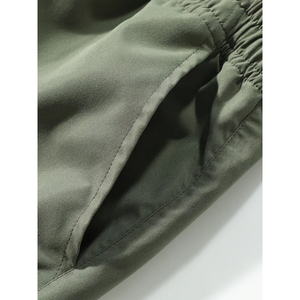 Pantalon de jogging cargo multipoches pour homme, style streetwear ample, en molleton de coton épais, avec logo personnalisé - Product Image 6