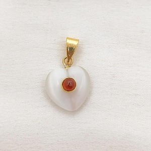 Colgante de Moda con Dijes de Corazón Blanco y Gema Monalisa - Dijes de Corazón Hechos a Mano de 14 MM para Venta al por Mayor - Product Image 1